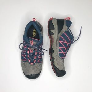 Waterproof Keen hiking tennis shoes, size 9.5